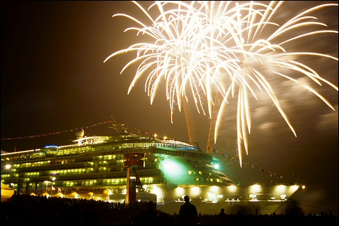 Freedom of the Seas fireworks 9